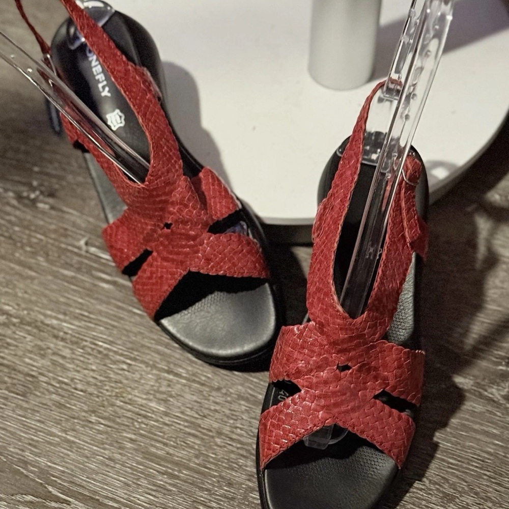 STONEFLY Scarlet Red Leather Snakeskin Strappy Wedge Sandals NWT Size 40 - Picture 2 of 10